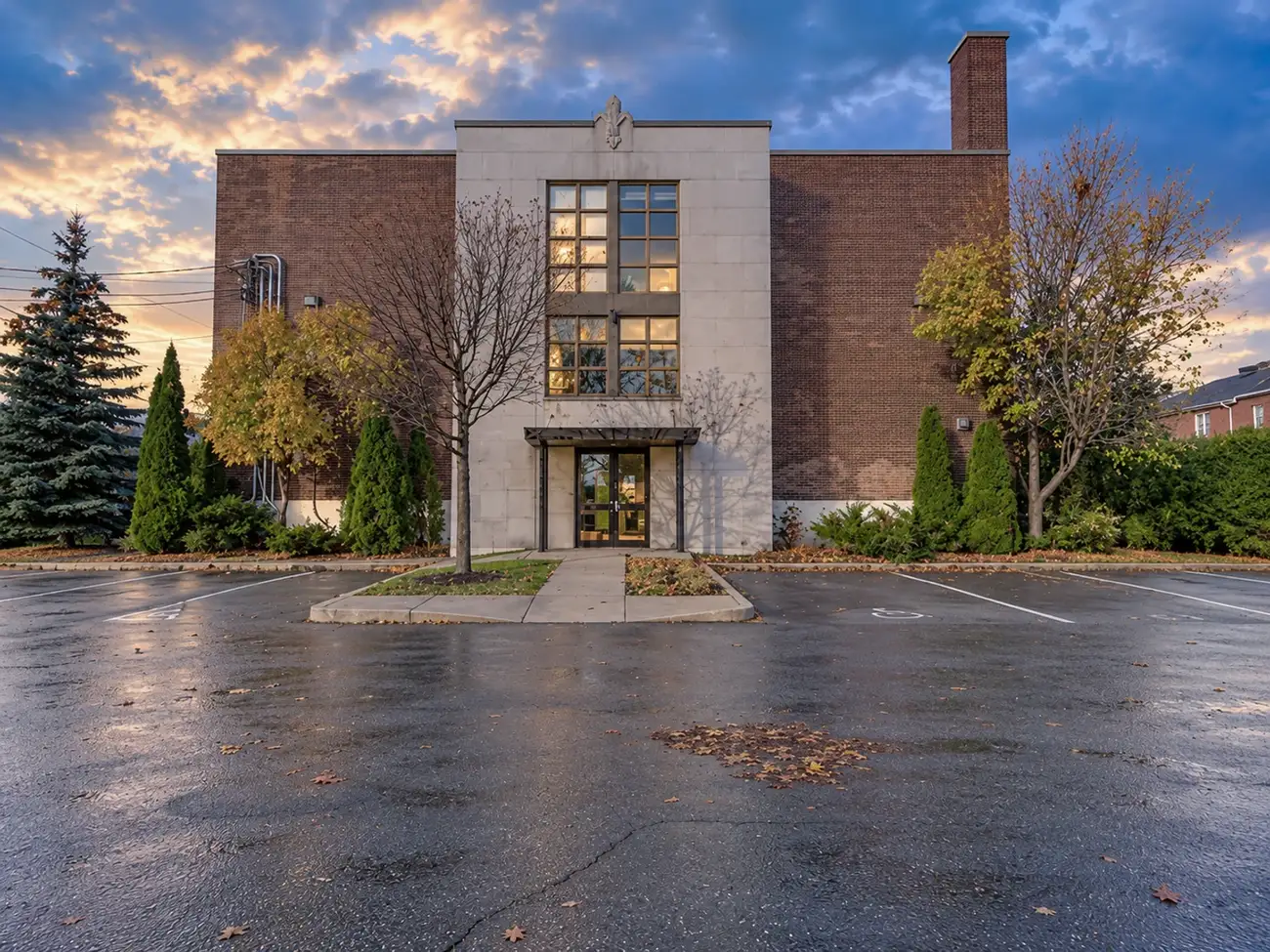 2533 Rue Cartier