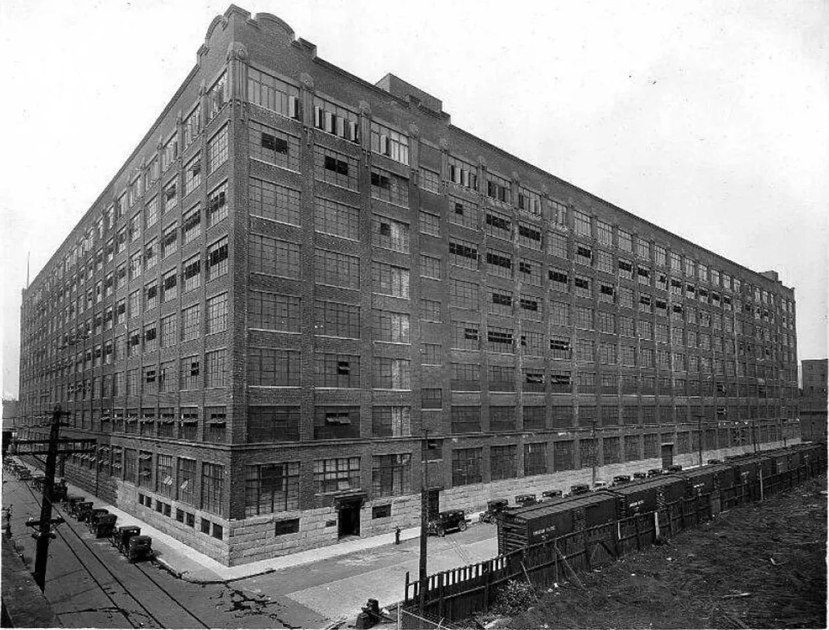 La façade de l’usine à l’époque de la Northern Electric.